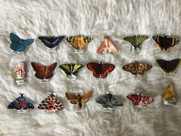 Rare Série Complète 18 Fèves Brillantes En Pied PAPILLON DE NOS RÉGIONS Éditions Atlas 2006 Papillons - Animals