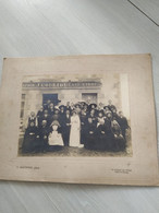 Ancienne Photo De Mariage   J  .GOURIOU SAINT NICOLAS DU PELEM   Devant Son Magasin - Saint-Nicolas-du-Pélem