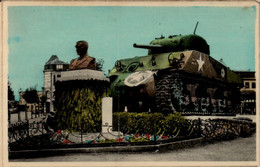 Bastogne Le Tank Et Le Buste Du Général Mac Auliffe - Bastogne