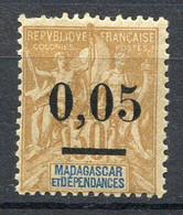 Réf 53 CL2 < --  MADAGASCAR Yvert N° 52 * Neuf Ch - MH * Cote 16.00 € - ( 2 Dents Absente En Haut ) - Neufs