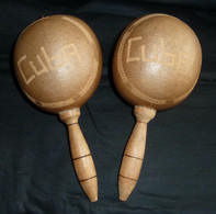 Une Paire De Maracas - CUBA - Instruments De Musique