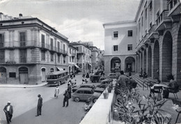 ISERNIA - VIA MARCELLO - ANIMATA - AUTO D'EPOCA - LA CORRIERA - CARTOLINA FG SPEDITA NEL 1959 - Isernia