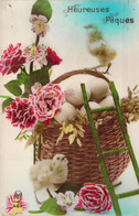 Pâques - Heureuse Pâques - Poussins Et Oeufs Dans Un Panier En Osier Et Fleurs - Carte Postale Ancienne - Ostern