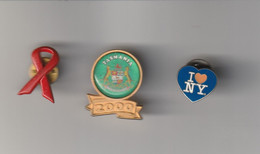 LOT DE 4 PIN'S DE THEMES DIFFERENTS / NEW YORK-TASMANIE 2000 - SIDA- GRENOUILLE - Lots