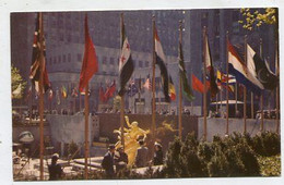 AK 118202 USA - New York City - Rockefeller Center - Sunken Plaza - Orte & Plätze