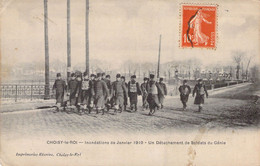 MILITARIA - Inondation De Janvier 1910 - Choisi Le Roi - Un Détachement De Soldat Du Génie - Carte Postale Ancienne - Regimente