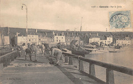 ¤¤  -   CANCALE    -   Sur La Jetée    -  Pêcheurs, Bateaux    -  ¤¤ - Cancale