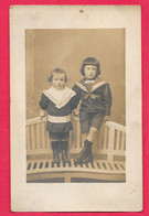 Carte Photo Enfants , Voir Scanne  Photo E.JOTTE-LATOUCHE BREST-29 - Grupo De Niños Y Familias