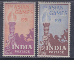 Inde N° 32 / 33  X, 1ers Jeux Asiatiques à New Delhi, Les 2 Valeurs Trace De Charnière Sinon TB - Nuovi