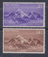 Inde N° 44 / 45 X Conquête Du Mont Everest, Les 2 Valeurs Trace De Charnière Sinon TB - Unused Stamps