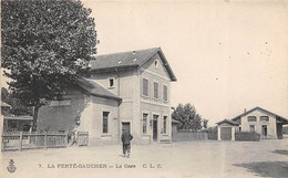 La Ferté Gaucher       77          Extérieur De La Gare           (voir Scan) - La Ferte Gaucher