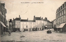 France - Malesherbes - La Place Du Martroi - Edit. Nouvelles Galeries - Animé - Graineterie - Carte Postale Ancienne - Pithiviers