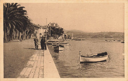 Bandol * Le Quai Du Port Et Vue Sur La Commune - Bandol