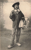 Folklore - Bressan Allant Au Marché - Edit; Bourgeois Frères - Sabot - Chapeau -  Carte Postale Ancienne - Personaggi