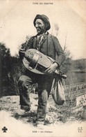 [-50%] Folklore - Type Du Centre - Un Vielleur - Instrument De Musique -  Carte Postale Ancienne - Musik