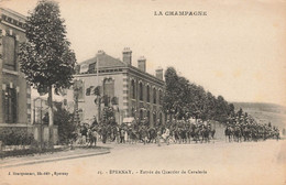 épernay * Route Et Entrée Du Quartier De Cavalerie * Militaires Militaria - Epernay