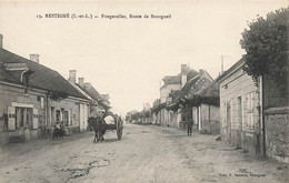 Restigné * Faubourg Quartier Fougerolles , La Route De Bourgueil * Attelage - Autres & Non Classés