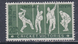 Inde N° 334 X Victoires Indiennes Au Cricket Trace De Charnière Sinon TB - Nuevos