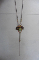 Collier Créateur La Fiancée Du Facteur Style 1900 Art Nouveau Chaîne Or Vieilli Libellule Scarabé Chainette Strass - Collane/Catenine