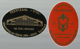 ***  2 X TURNHOUT  ***  -   STICKERS : Feestzaal Vita + Meubelen De Kraker   -   Zie / Voir Scan's - Turnhout