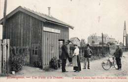 Momignies  Une Vue De La Douane  Bien Animée Cycliste Voyagé En 1909 - Momignies