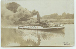 Carte Photo - Bateaux - Remorqueur - S.G.T.R. Guêpe N°49 - Tugboats