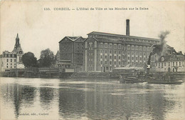 CORBEIL - L'hôtel De Ville Et Les Moulins Sur Seine, Un Remorqueur. - Tugboats