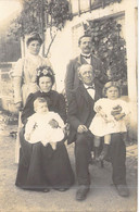 Photographie - Famille - Enfants - Grands Parents - Parents - Carte Postale Ancienne - Photographie