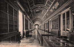CPA - FONTAINEBLEAU - Galerie DIANE ... Bibliothèque - Edition ? - Bibliothèques