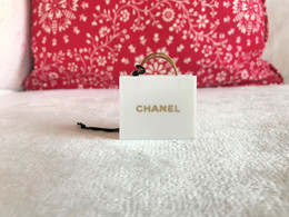 Chanel - Breloque De Sac "Rue Cambon" - Accessoires