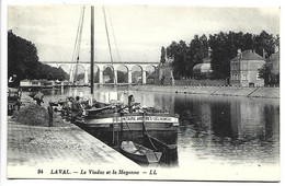 PENICHE - LAVAL - Le Viaduc Et La Mayenne - Péniches