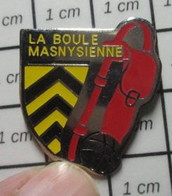 414c Pin's Pins / Beau Et Rare / SPORTS / PETANQUE  CLUB LA BOULE MASNYSIENNE - Petanque