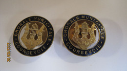 2 BOUTON MANCHETTE OU COL CHORALE MUNICIPALE COURBEVOIE - Andere & Zonder Classificatie