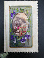 Carte Brodée - Photo Couple Dans Médaillon Brodé De Fleurs - Cadre Relief -  - Carte Postale Ancienne - Brodées