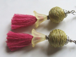 Boucles D'oreilles Pendantes, Bijou Fait-main, Pompon Rose Fuchsia, Fleur Lucite, Perle Indienne Textile, Bijou Funky, C - Ohrringe