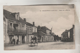 CPSM BOUGUENAIS (Loire Atlantique) - Place De La Mairie - Bouguenais
