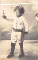 Militaria - Enfant En Uniforme - Epée - Statuette - Portrait - Carte Postale Ancienne - Uniformen