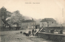 Chailland * La Place Centrale Du Village* Lavoir ? * Villageois - Chailland