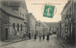 La Gravelle * Rue Principale Du Village Et L'école * Villageois * Commerce Magasin Cycles Peugeot - Andere & Zonder Classificatie