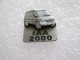 PIN'S    FOURGON MERCEDES-BENZ   SPRINTER  IAA 2000 - Mercedes