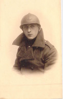 Photographie - Militaria - Uniforme - Militaire - Portrait - Casque - Carte Postale Ancienne - Photographie