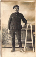 Photographie - Militaria - Uniforme - Militaire - Couple - Carte Postale Ancienne - Photographie