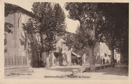 11/ Sallèles D'Aude - Placette Du Portail - Carte Glacée édition Mathieu - Salleles D'Aude