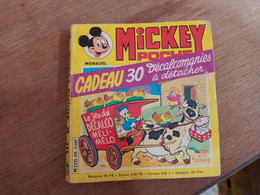 77 //  MICKEY POCHE  N°111 / 1983 - Mickey Parade