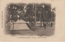 Militaria; . MAISONS-LAFFITTE (78) Le Camp. Front De Bandière - Kazerne