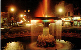 Arkansas Hot Springs Night View Showing The Fountain And Central Avenue - Hot Springs