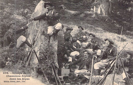 Militaria - Personnages - Groupe Chasseurs Alpins Dans Les Alpes - édition Giletta - Carte Postale Ancienne - Personajes