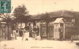 Militaria - LEROUVILLE - Caserne D'Infanterie - Militaire En Vélo - Carte Postale Ancienne - Kasernen