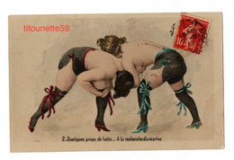 QUELQUES PRISES DE LUTTE-A La RECHERCHE D'une PRISE- 2 FEMMES Qui LUTTENT SEINS NUS- ECRITE-TIMBREE - Wrestling