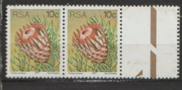 South Africa   1977   SG 433  10c  Marginal  Unmounted Mint  Pair - Neufs